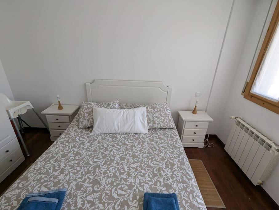 Casa De Claudia Comillas- Jardin Privado - A 10 Metros Del Capricho De Gaudi 外观 照片
