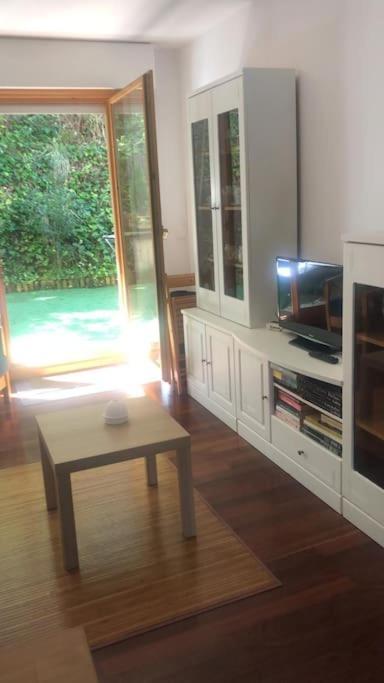 Casa De Claudia Comillas- Jardin Privado - A 10 Metros Del Capricho De Gaudi 外观 照片