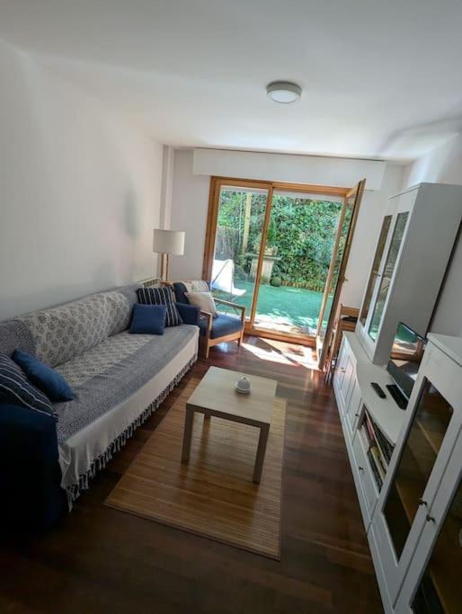 Casa De Claudia Comillas- Jardin Privado - A 10 Metros Del Capricho De Gaudi 外观 照片