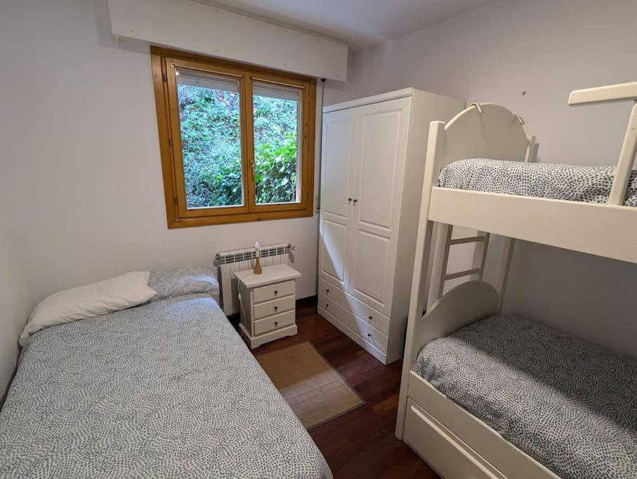 Casa De Claudia Comillas- Jardin Privado - A 10 Metros Del Capricho De Gaudi 外观 照片